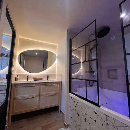 شقة Cocon Mayennais - Loft Balneo - Loveroom *