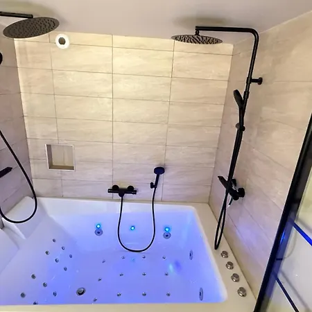 Cocon Mayennais - Loft Balneo Apartamento *